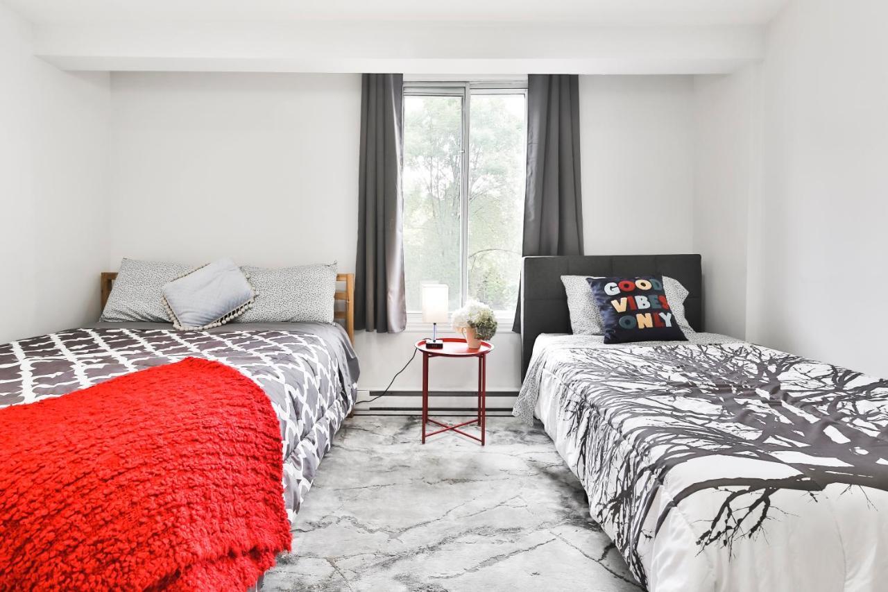 Free Parking And Central Location Montreal Luaran gambar