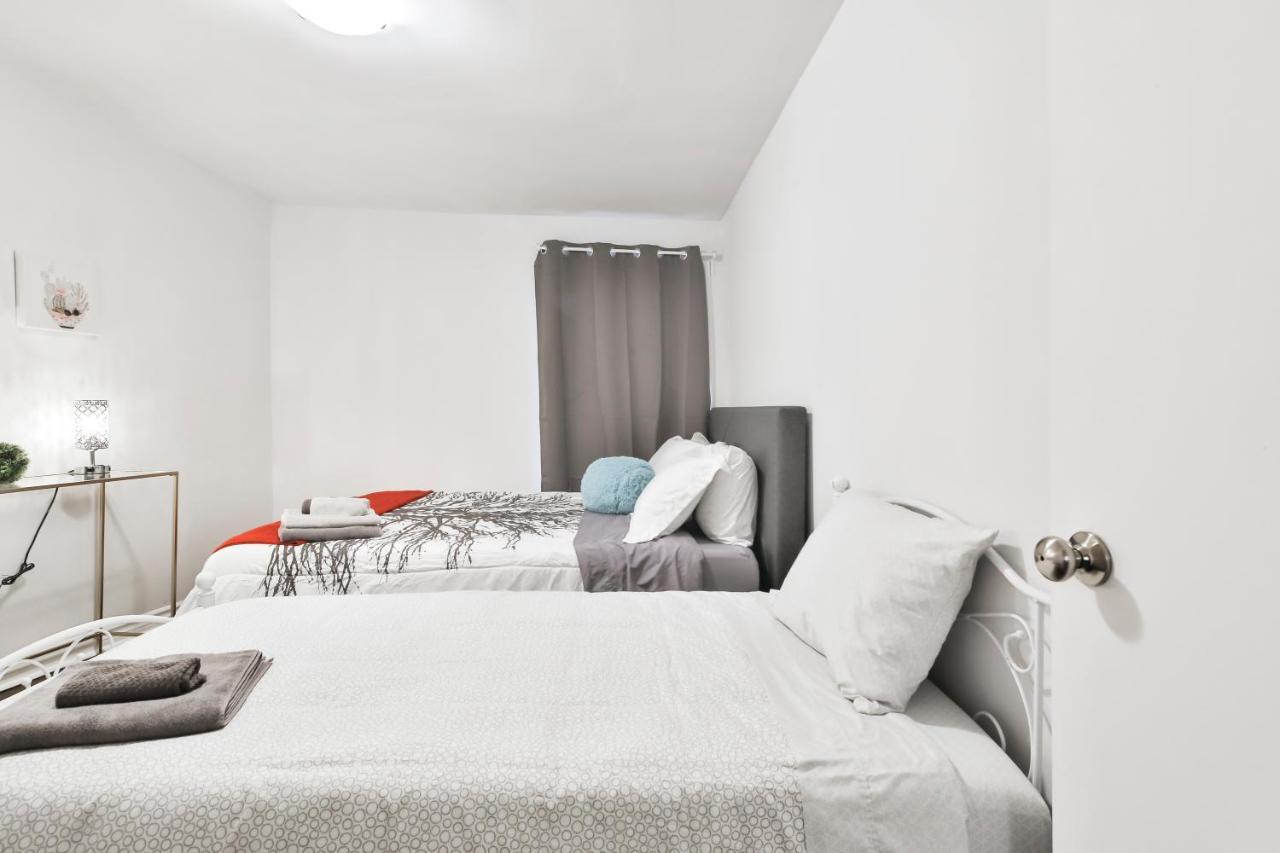 Free Parking And Central Location Montreal Luaran gambar