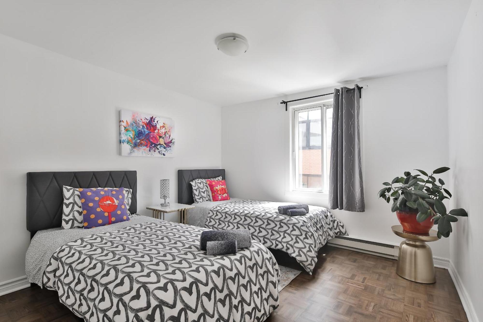 Free Parking And Central Location Montreal Luaran gambar