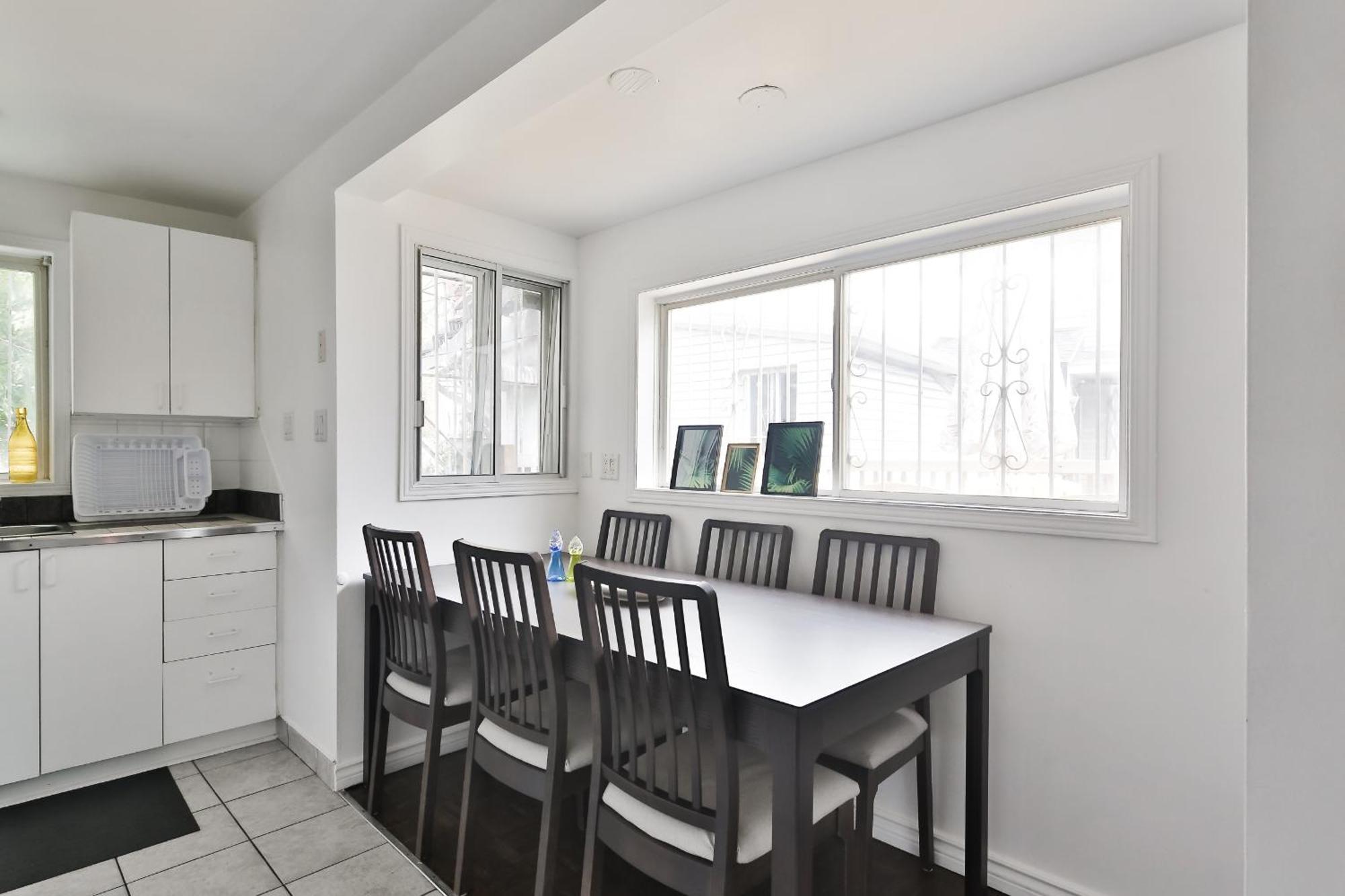 Free Parking And Central Location Montreal Luaran gambar